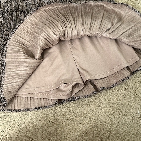 Versona Snake Print Pleated Skort - Picture 2 of 3